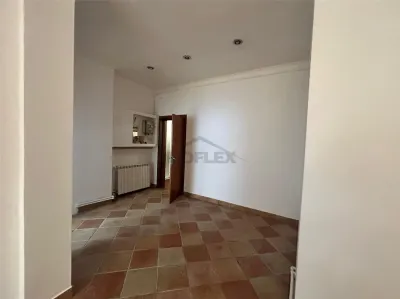 Inchiriez spatiu comercial ultracentral - Bucuresti