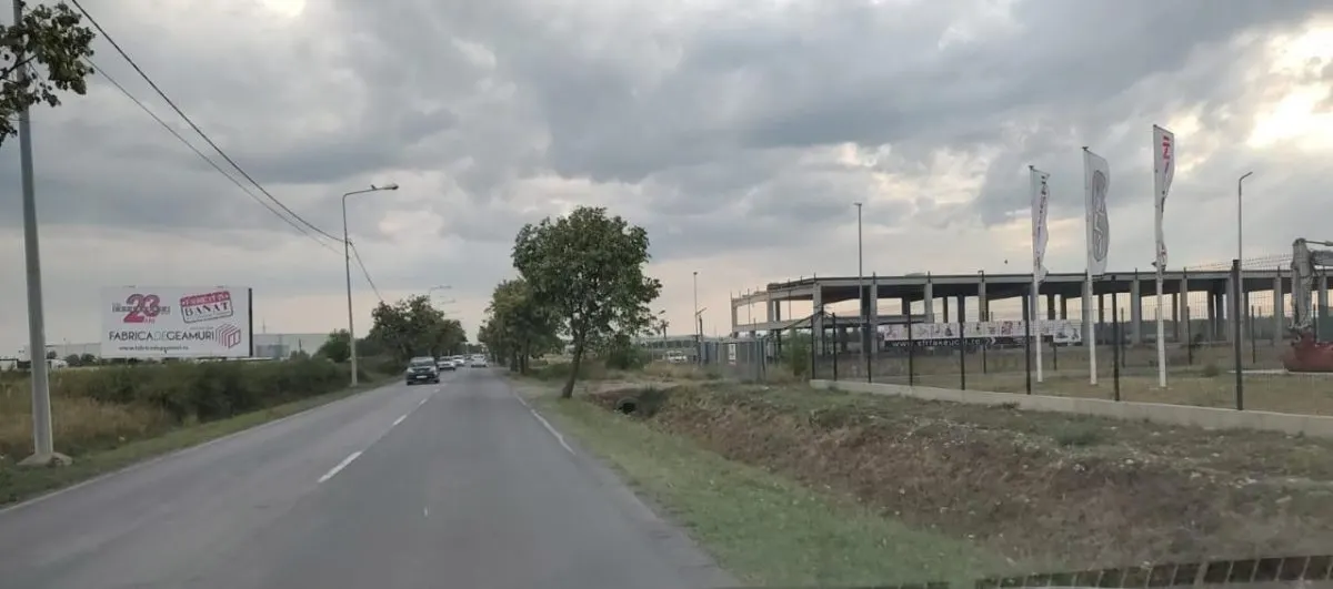 Teren cu  PUZ  Lidl  Ghiroda Aeroport regim inaltime P+3E . - foto 2