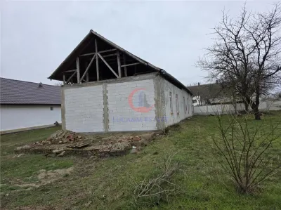 Proprietate cu potențial investițional în Pischia  190 mp utili, teren 1000 mp - foto 5
