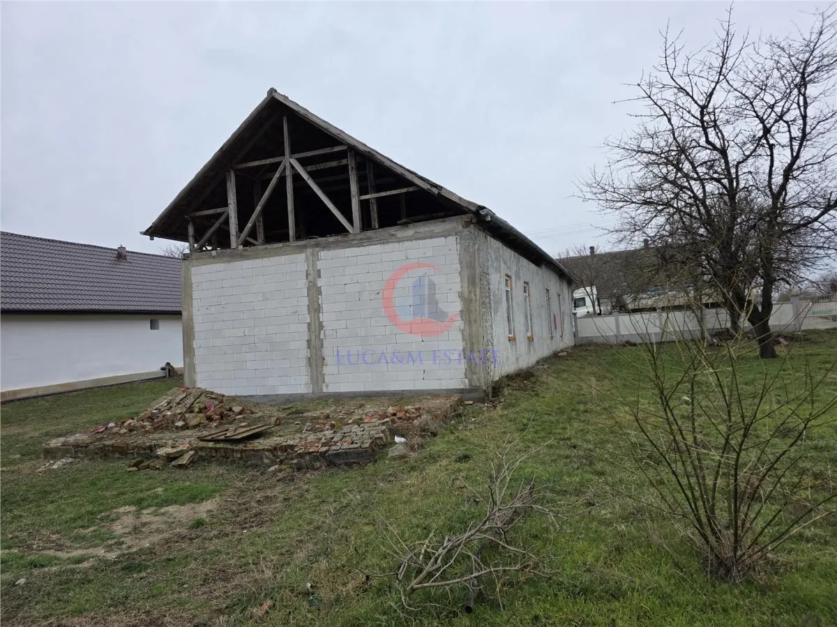 Proprietate cu potențial investițional în Pischia  190 mp utili, teren 1000 mp - foto 5