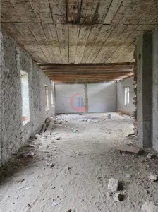 Proprietate cu potențial investițional în Pischia  190 mp utili, teren 1000 mp - foto 7
