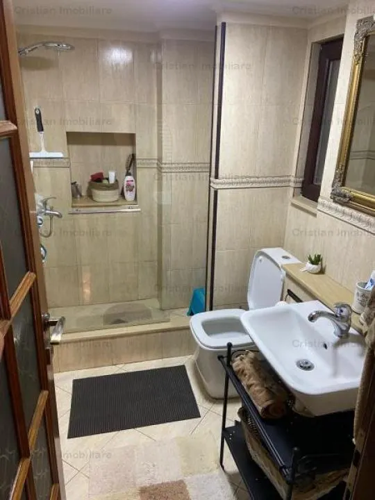 Vila  + Spatiu Comercial sos Buzaului 980mp construiti, teren 1526mp - foto 9
