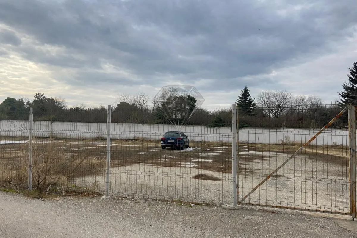 Teren 1200 mp ultracentral Ploiesti, zona Bulevardul Victoriei, ideal investitie comerciala - foto 1