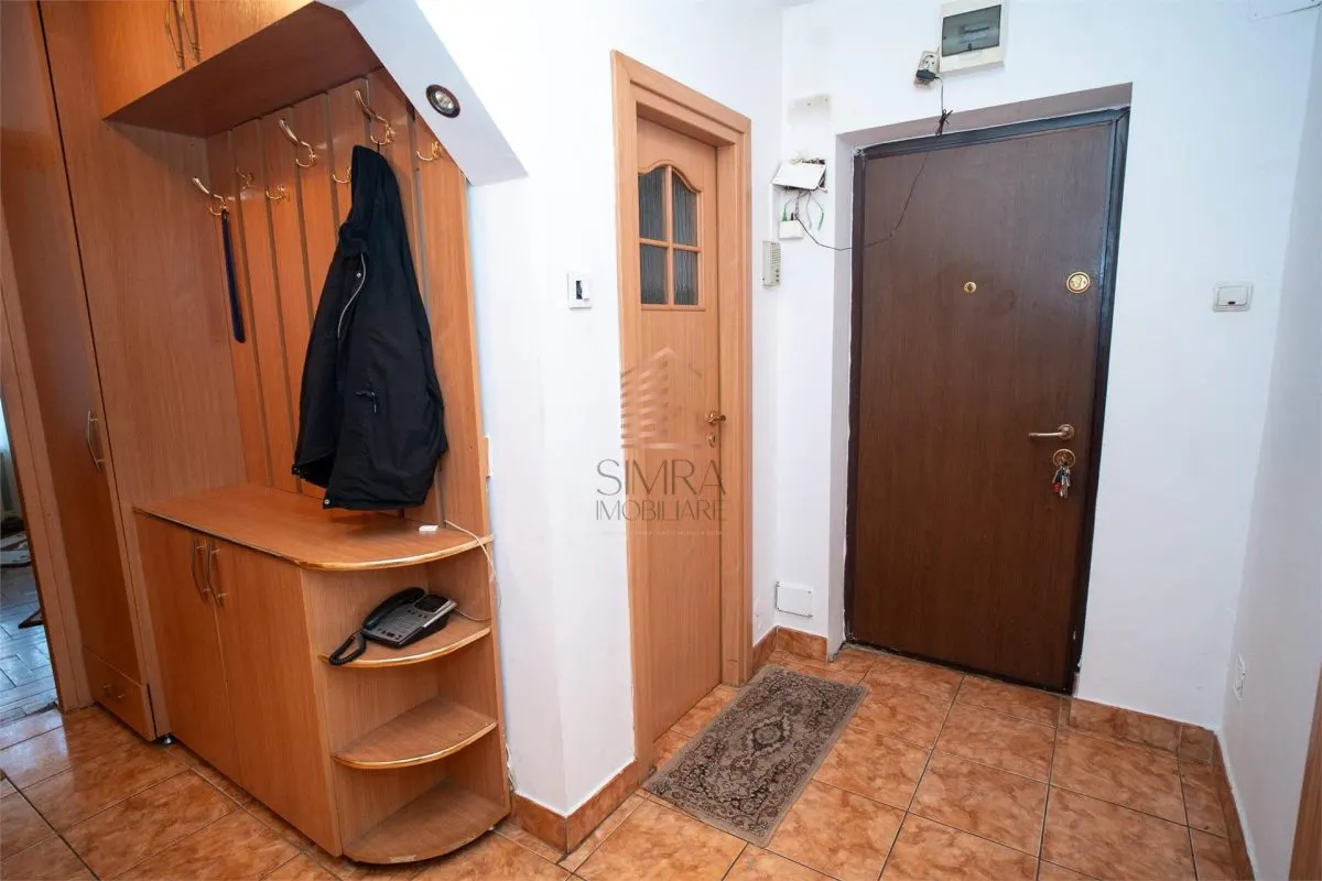 Apartament cu 3 camere, aproape de Piata Decebal - foto 2