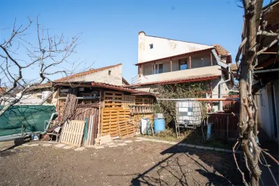 Casa in Rogerius cu spatiu comercial si 3 unitati separate - foto 11