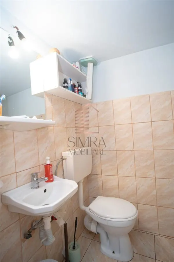 Casa in Rogerius cu spatiu comercial si 3 unitati separate - foto 8