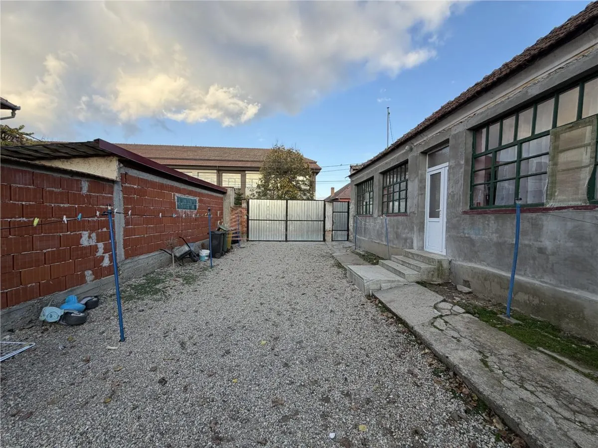 Casa cu teren de 1330 mp la 10 km de Oradea in Tarian - foto 1