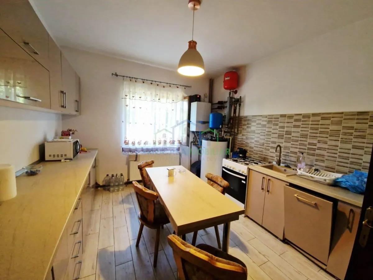 CASA P +E , 5 camere -Cosoveni - foto 13