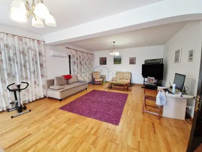 CASA P +E , 5 camere -Cosoveni - foto 5
