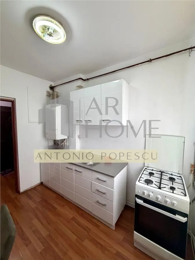 Apartament 2 camere, garaj si centrala proprie, Ploiesti, Zona Gageni - foto 9