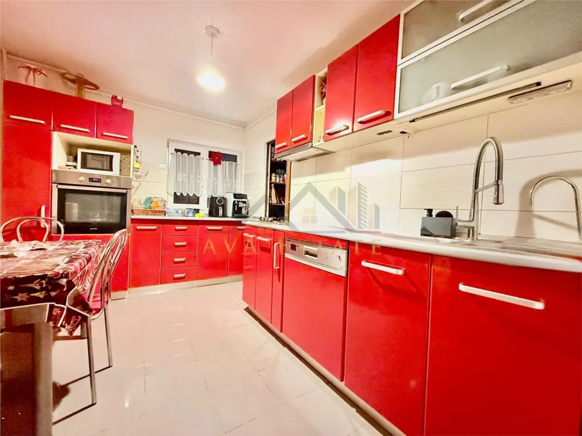 Aparatment 4 camere | Decomandat | 100 mp - Zona Sagului - foto 1
