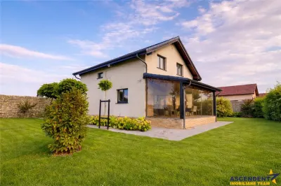 Resedinta high-tech, lot privat 1.000 mp, Tarlungeni, Brasov: Tur LIVE! - foto 2