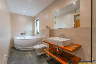 FILM& 3D! Vila high tech, cu semineu, jacuzzi, terasa, 10 camere, Central, Brasov - foto 12