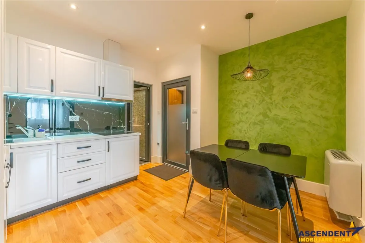 FILM& 3D! Vila high tech, cu semineu, jacuzzi, terasa, 10 camere, Central, Brasov - foto 16