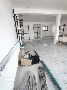 Spatiu Lunca Cetatuii - langa Centura - foto 17