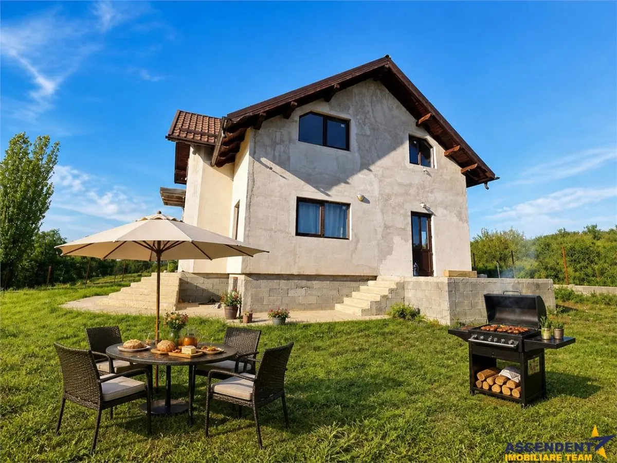 Constructie noua,elegant finisata si echipata,parc privat:1.500 mp, Persani, Brasov - foto 1