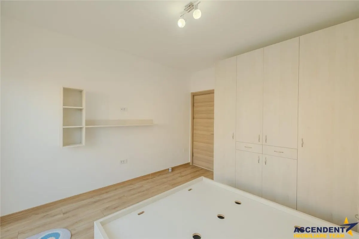 Apartament 2 camere,tip penthouse,mobilat, utilat,2 terase,100mp,Tractorul,Brasov. - foto 13