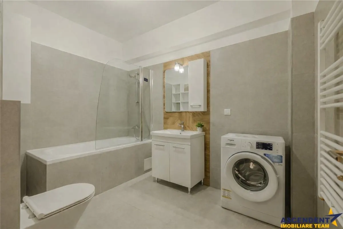 Apartament 2 camere,tip penthouse,mobilat, utilat,2 terase,100mp,Tractorul,Brasov. - foto 6