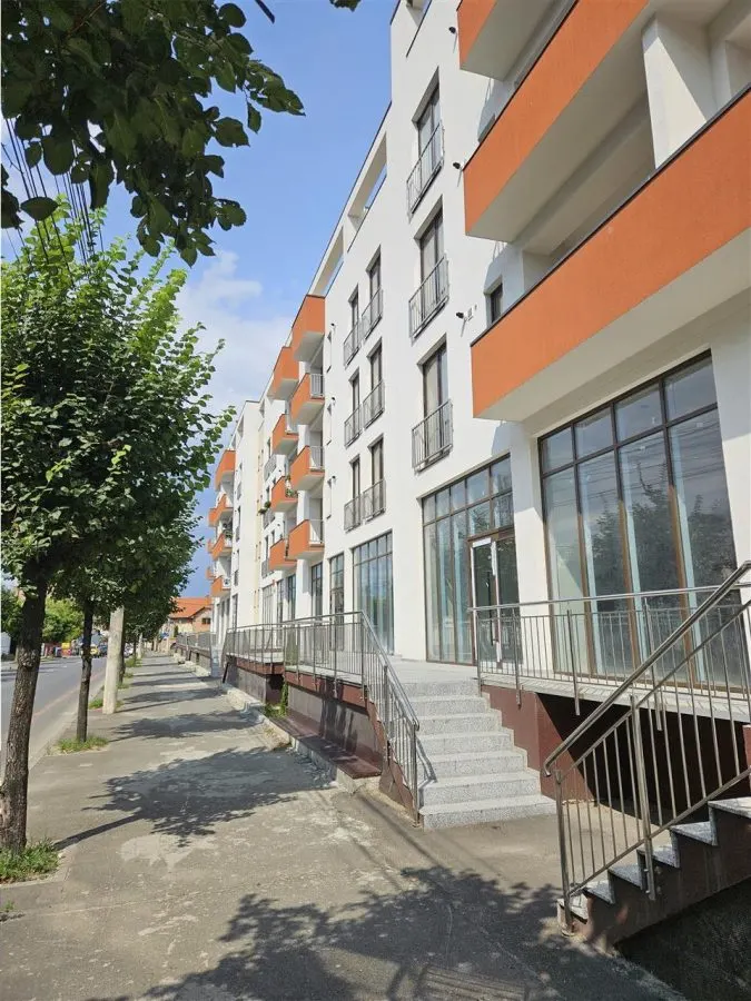 Spatiu Comercial - 100 mp - Balanta - Clinica Medicala - Showroom - Comert - Servicii - foto 1