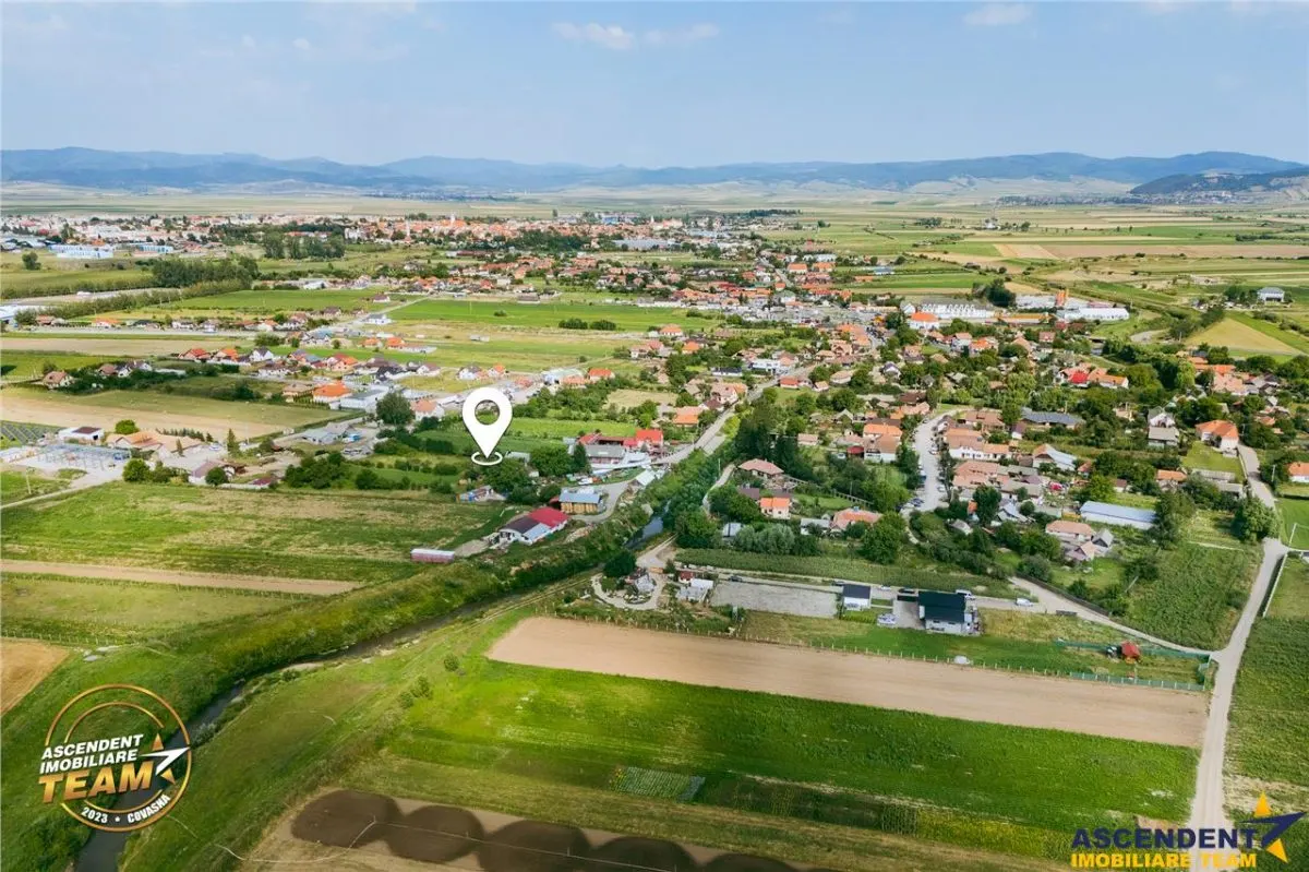 FILM! 2.200 mp, teren intravilan de vanzare in Targu-Secuiesc, Ruseni. - foto 1