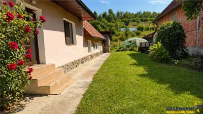 Traditionala casa, cu sursa proprie apa si domeniu de 1.500mp, Persani, Brasov - Sinca Veche