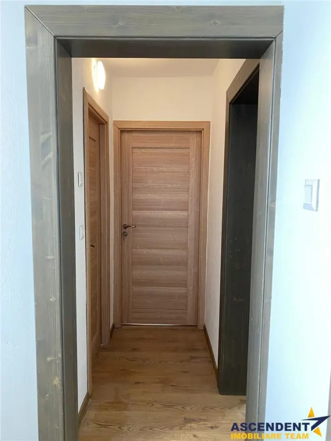 In centrul orasului, pretabil si pentru cabinet medical, salon, punct de lucru, etc. - foto 6