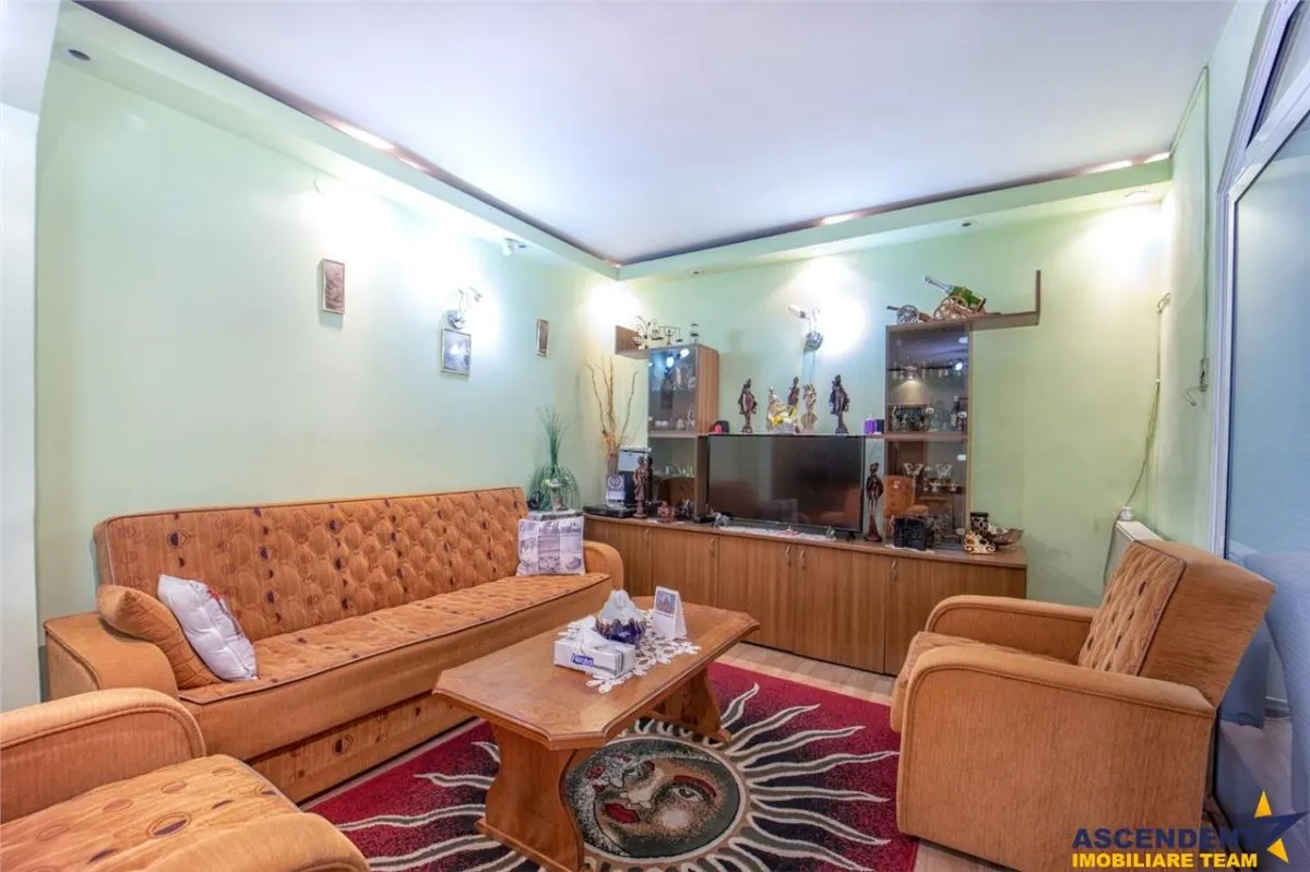 Pe incantare florala, casa cu 5 camere, curte individuala - Central, Brasov - foto 12