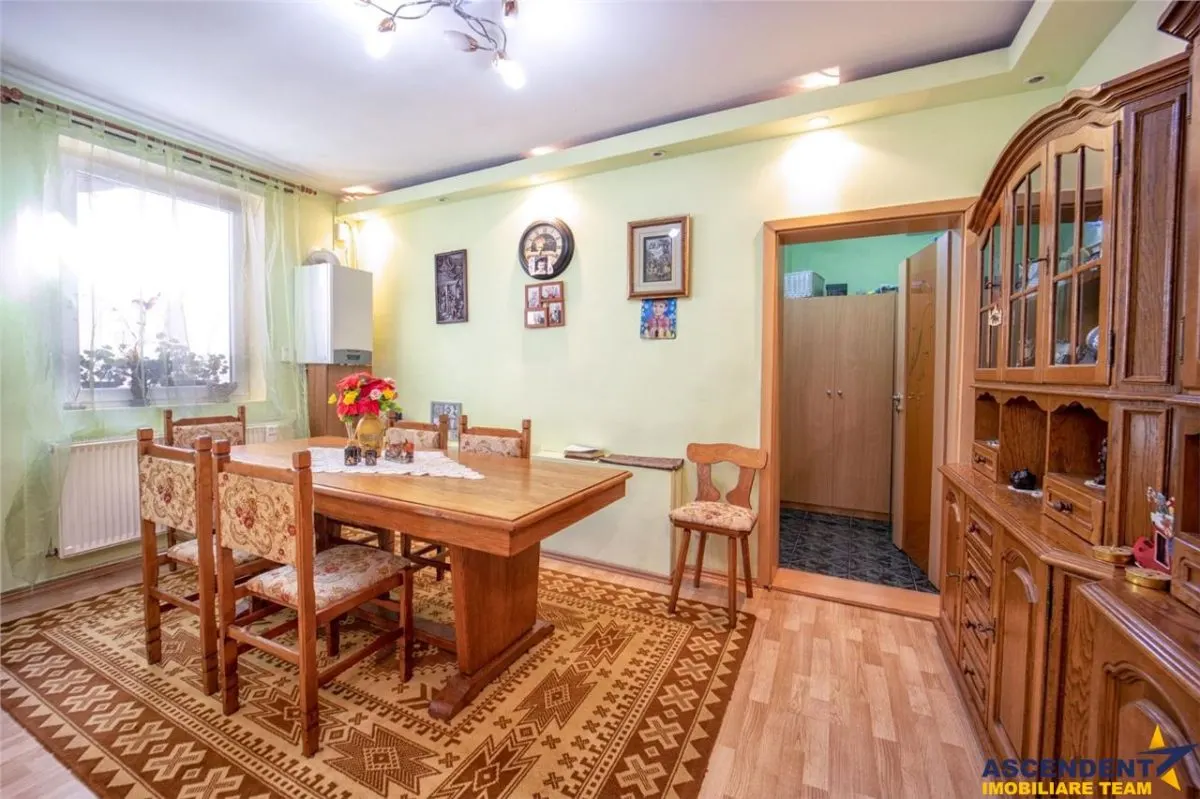 Pe incantare florala, casa cu 5 camere, curte individuala - Central, Brasov - foto 17