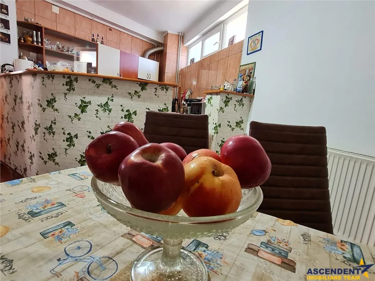 Pe incantare florala, casa cu 5 camere, curte individuala - Central, Brasov - foto 7