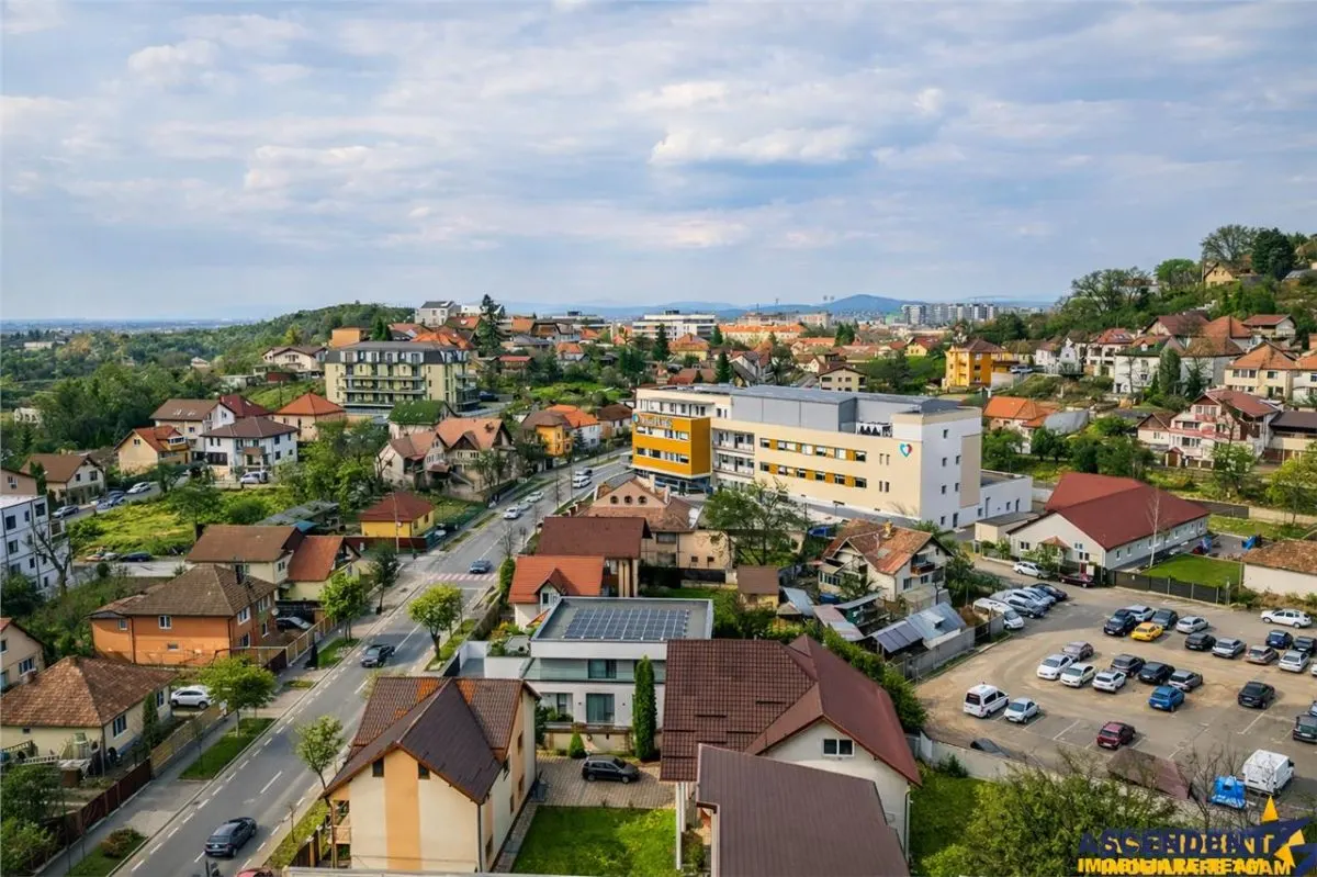 Vila cu potential,2 garaje,teren 1.080 mp,strada Marasesti, Bartolomeu, Brasov - foto 4