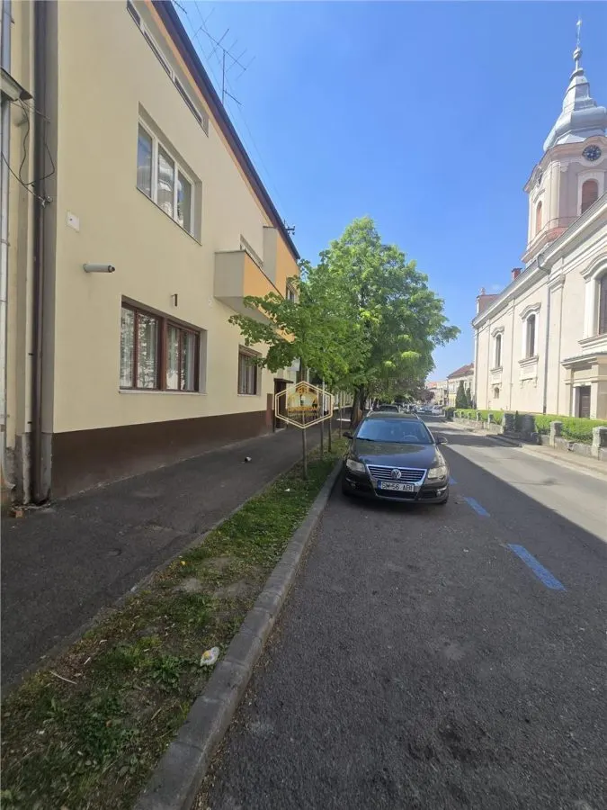 Centru istoric | Apartament cu 3 camere, garaj + pivnita | Etaj 1 - foto 1