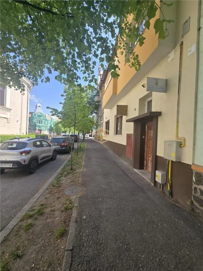 Centru istoric | Apartament cu 3 camere, garaj + pivnita | Etaj 1 - foto 2
