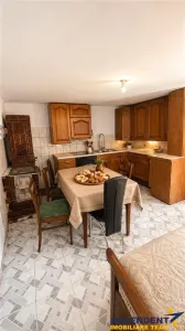 Farmecul unei case sasesti,1.500mp domeniu propriu,fantana,Persani,Brasov - foto 3