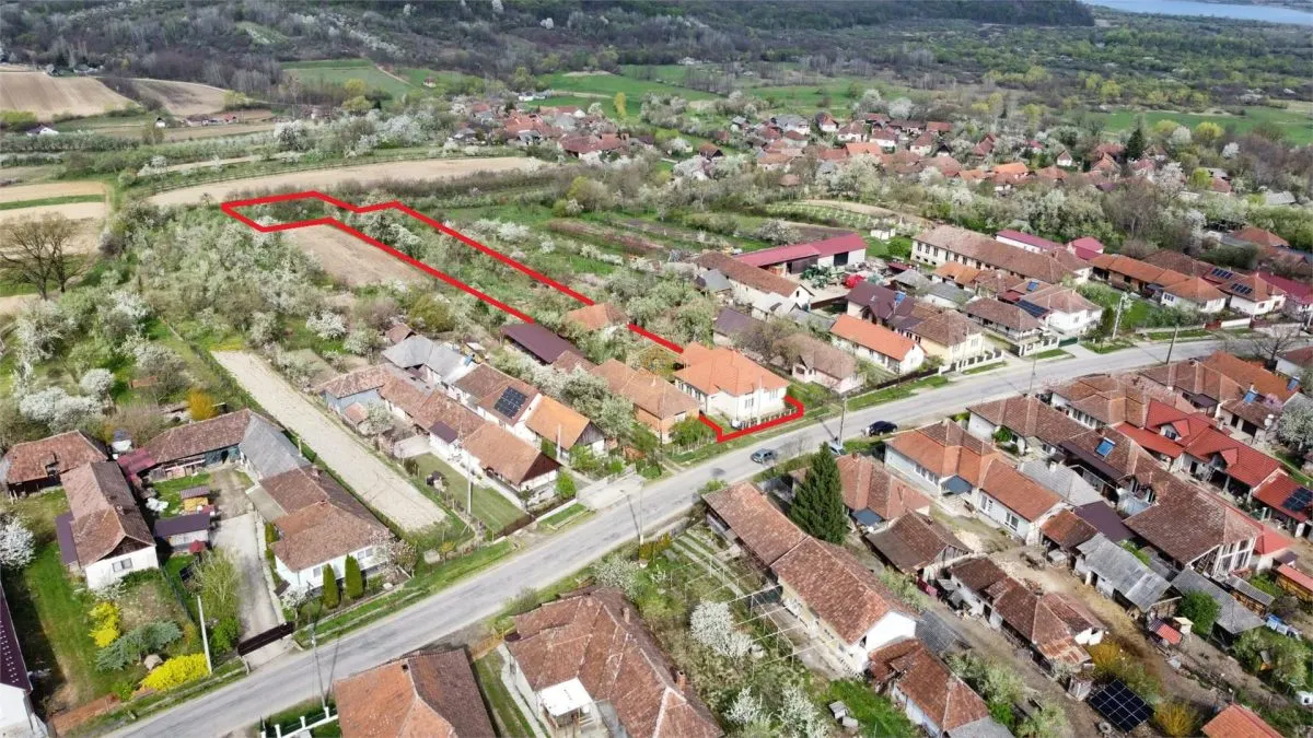 Casa complet mobilata si utilata | Teren 2500 mp | Liniste, natura autentic romanesc - foto 23