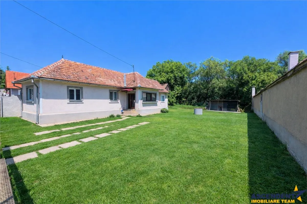 Vrei sa auzi ciripitul pasarilor,sa fii langa izvoarele termale:Casa modern utilata, Valcele, Covasna - foto 1