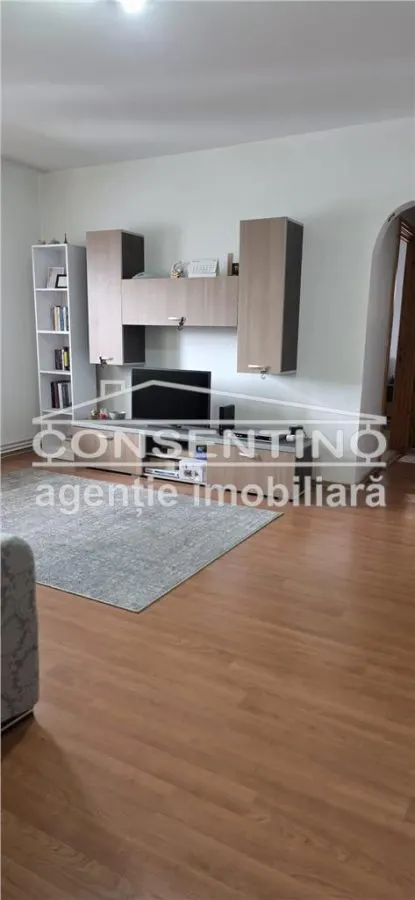 Se vinde apartament cu 2 camere , Brosteni , la etajul 3 - foto 1