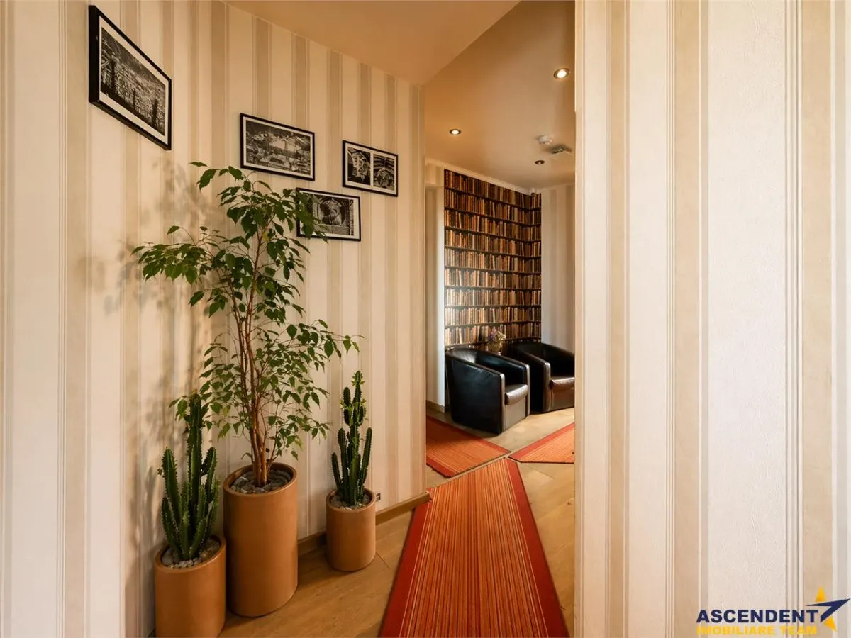Resort cu perspectiva remarcabila in Centrul Istoric, Piata Unirii, Brasov - foto 14