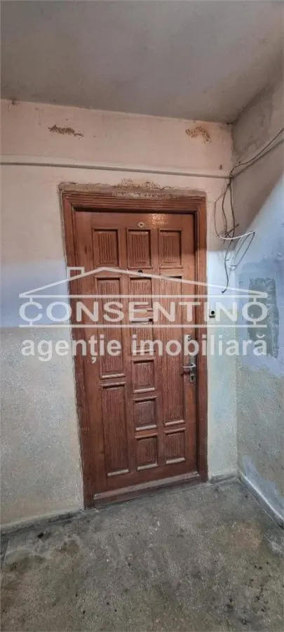 Se vinde imobil cu 3 camere , Brosteni, decomandat - foto 4