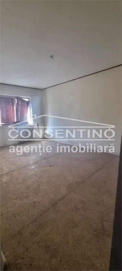 Se vinde imobil cu 3 camere , Brosteni, decomandat - foto 5
