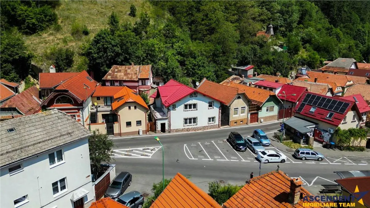 FILM! Oportunitate rezidential/ investitionala in Centrul Istoric Medieval al Brasovului. - foto 3