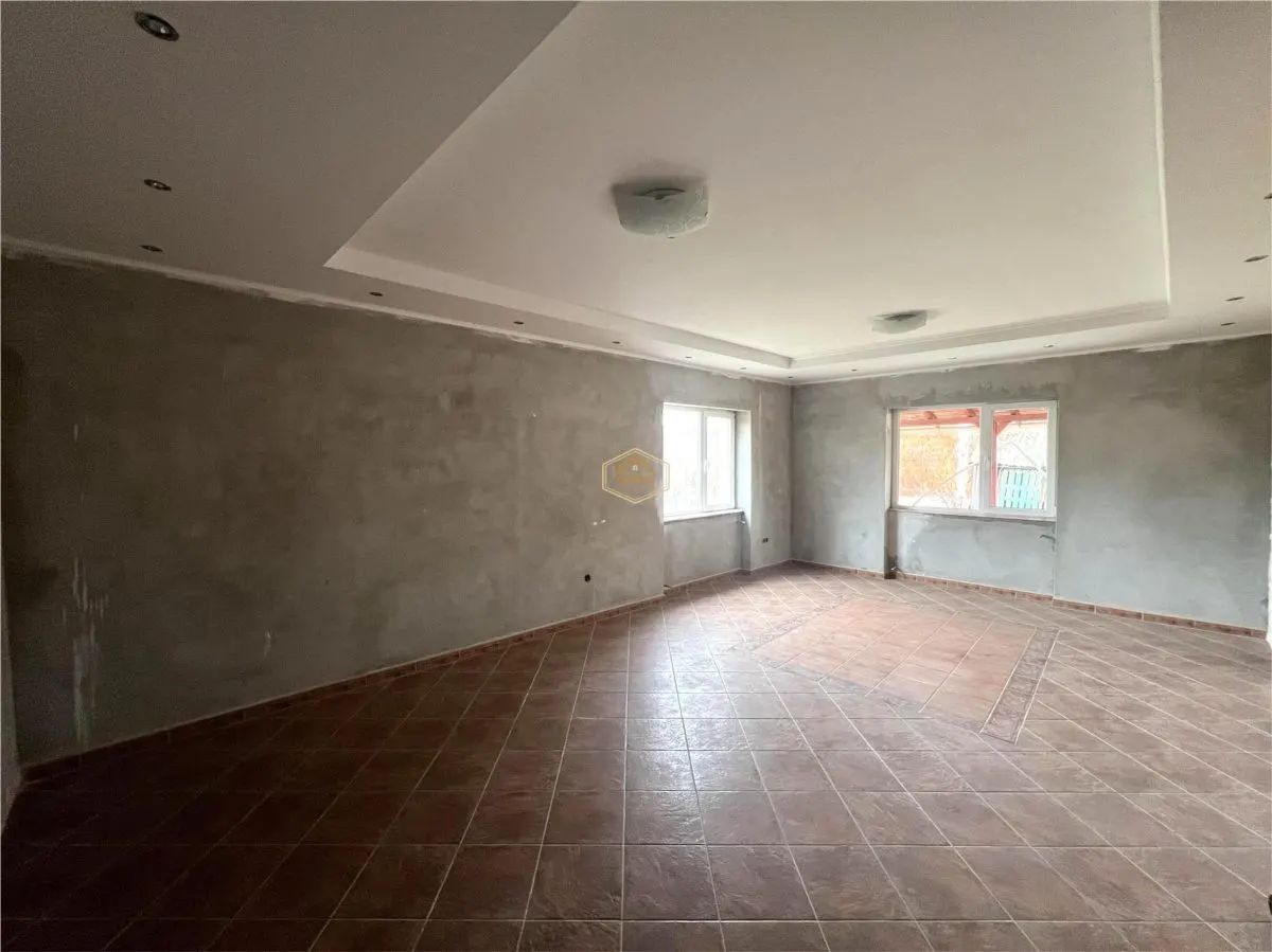 Casa cu 3 camere, renovata integral | Teren 5.000 mp | Borlesti - foto 12