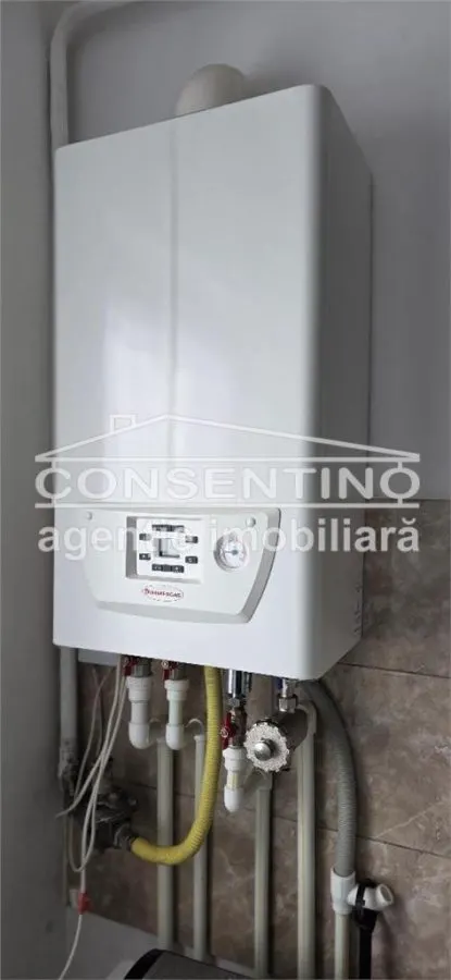 Se vinde imobil cu 2 camere , bdul N. Balcescu , liber , decomandat - foto 7
