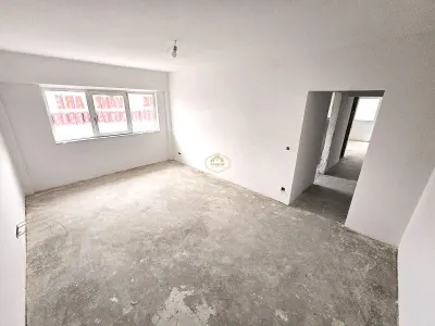 Apartament 4 camere | Str. Lalelei | Micro 16 - foto 3