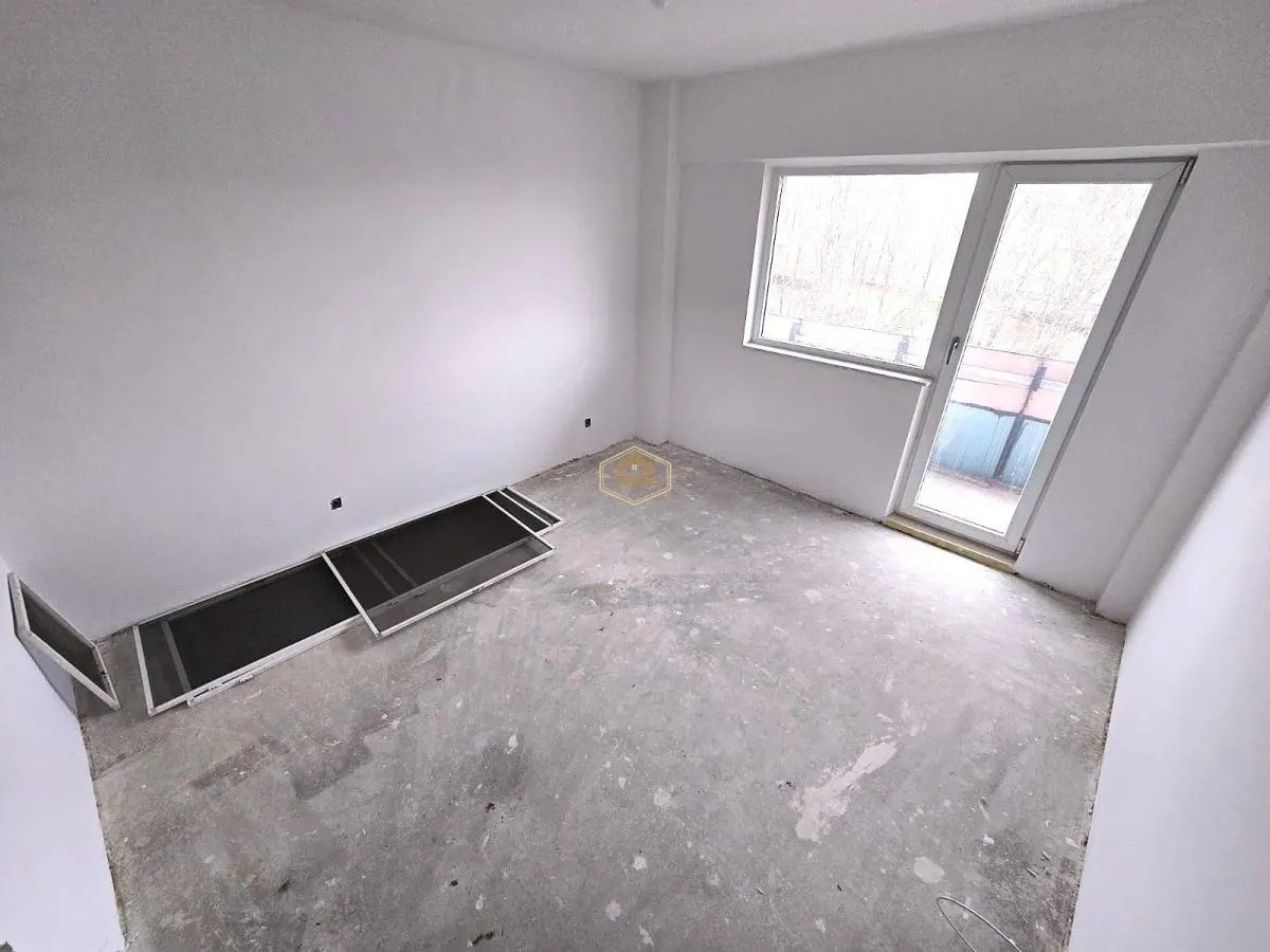 Apartament 4 camere | Str. Lalelei | Micro 16 - foto 9