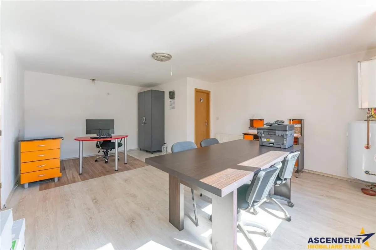 Sediu firma/ rezidential, pe domeniu de 2.240 mp teren,Central, Halchiu, Brasov - foto 15
