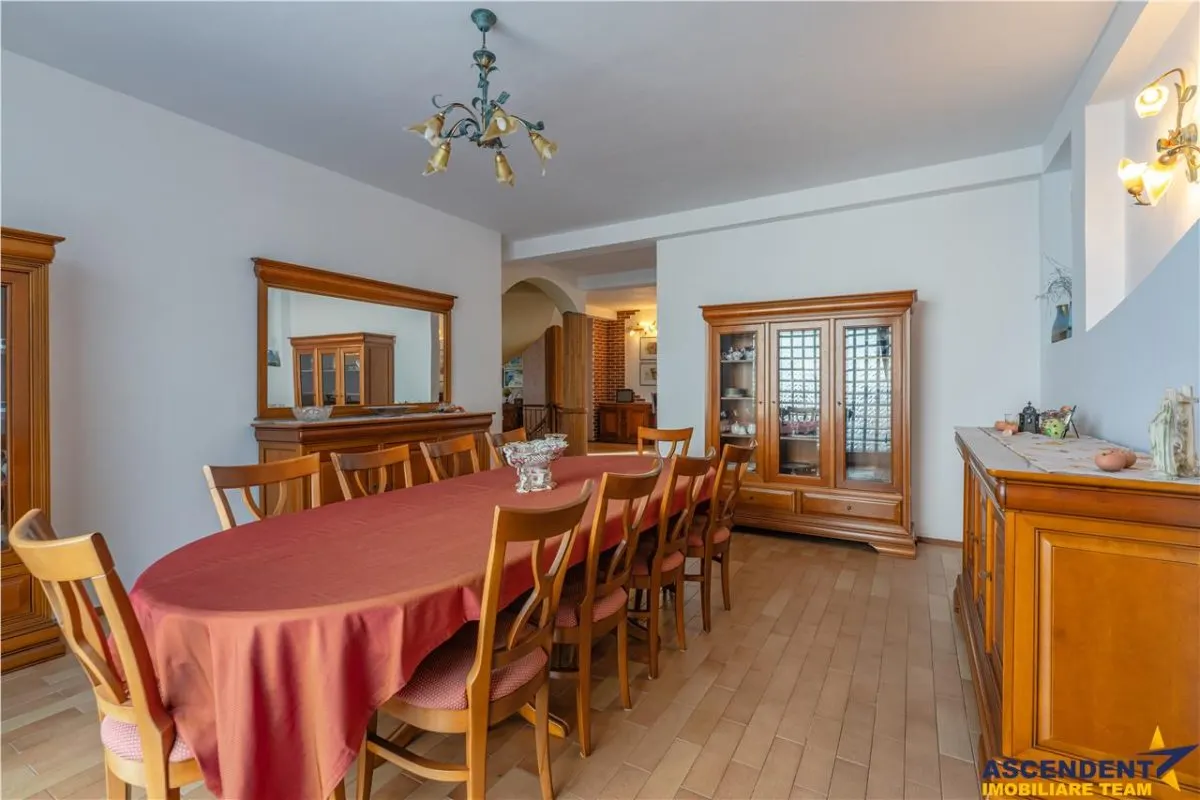 Castelariu:spectacol panoramic,locatie prestigioasa,exclusivist confort,Central, Brasov - foto 9