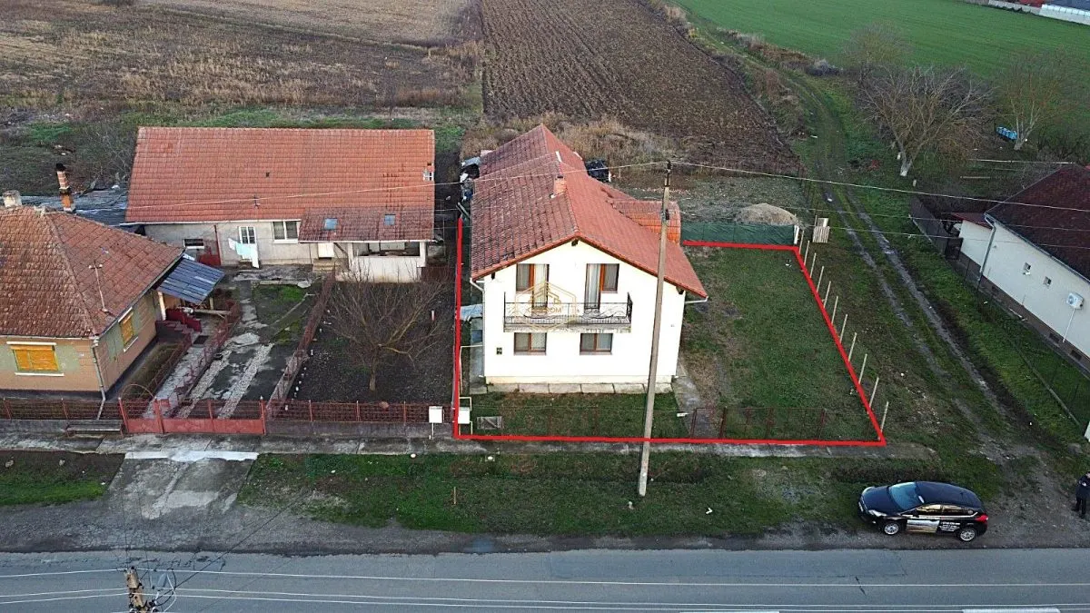Casa cu 6 camere in Vetis | Teren 432 mp - foto 1