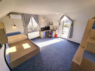 VIDEO | Domeniu privat la Padurea Noroieni | Vila D + P + M cu 9 camere | Curte, foisor, jacuzzi - foto 25
