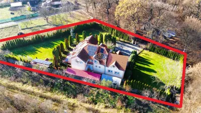 VIDEO | Domeniu privat la Padurea Noroieni | Vila D + P + M cu 9 camere | Curte, foisor, jacuzzi - foto 4