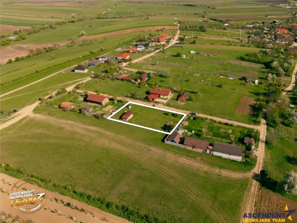 Cauti liniste aproape de oras? Teren 1.500 mp cu casuta in Calnic, Covasna - foto 1
